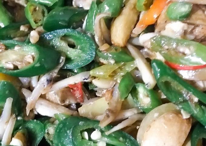 Resep: Oseng jengkol cabai ijo Enak Dan Mudah