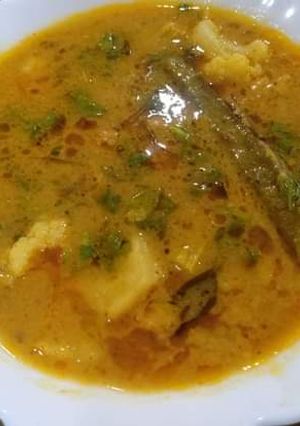 सात्विक सिंधी कढ़ी(satvik sindhi kadhi recipe in hindi) रेसिपी मुख्य फोटो