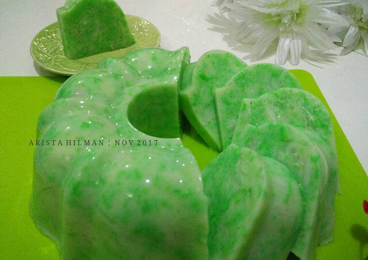Langkah Mudah untuk Menyiapkan Puding Kopyor Tape Ketan Hijau yang Bikin Ngiler