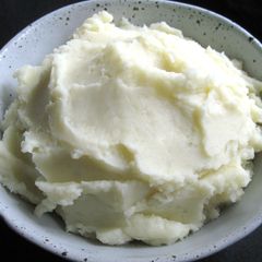A picture of Mashed Potatoes.