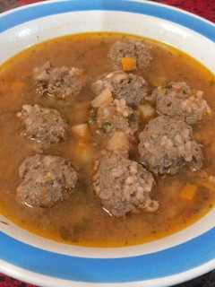 Una foto de Albóndigas con caldo de tomate