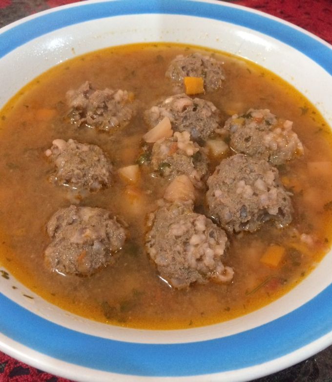 Una foto de Albóndigas con caldo de tomate