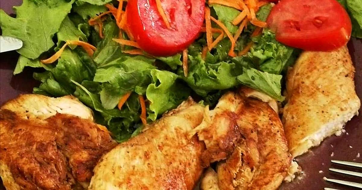 Pollo a la plancha con ensalada Receta de Romy Repetto- Cookpad