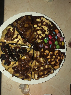 A picture of Brownie pizza.