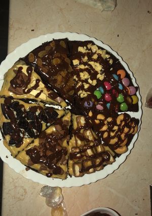 A picture of Brownie pizza.