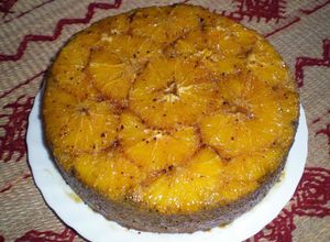 Foto principal de Bizcocho de naranja y polenta con sirope de naranja y clavo