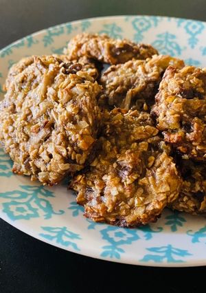 A picture of Banana coconut oats cookies.