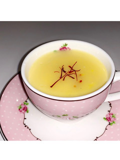صورة لوصفة مشروب الكاسترد بالزعفران ☕️💛