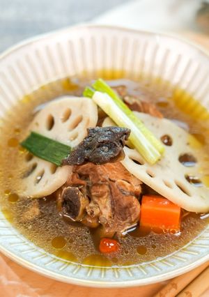 【老菜脯蓮藕雞湯】立秋節氣燉湯，養顏溫補促消化 的食譜成品照片