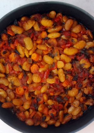 A picture of Oven baked butter beans.