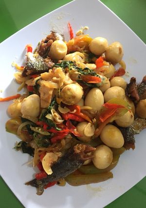 Foto resep Oseng Pedas Telur Puyuh+Bandeng