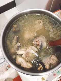 香菇雞湯，超簡單 的食譜成品照片