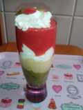 Batido multicolor de frutas y nata