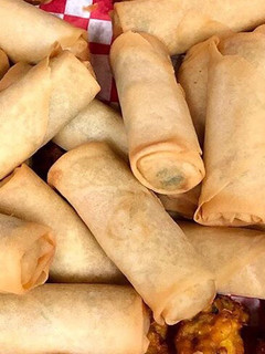 A picture of Spring rolls.
