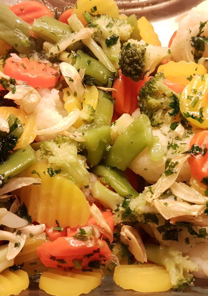 Una foto de Verduras al Ajillo