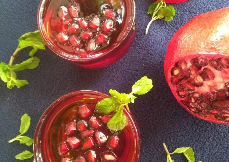How to Make Homemade Pomegranate julep
