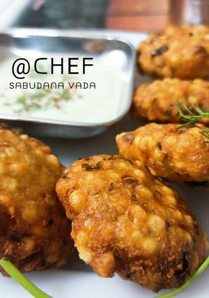 A picture of Sabudana vada.