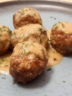 Una foto de Albóndigas en salsa de almendras (Receta de conri)