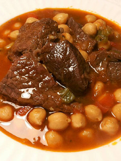 Una foto de Garbanzos con ternera