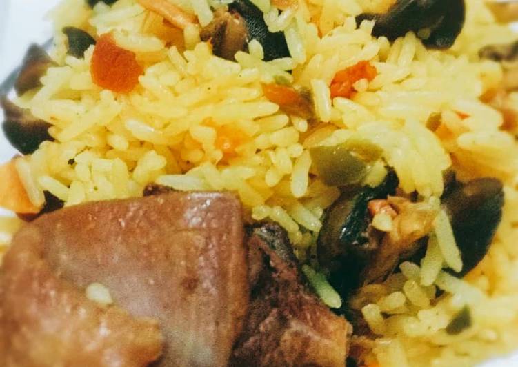 Tumeric rice with snails