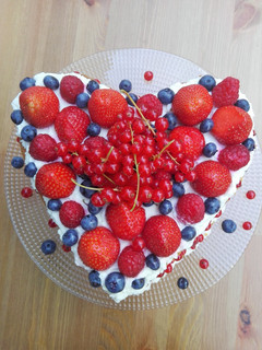 Foto principal de Tarta rellena de fruta y crema de queso