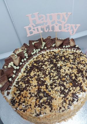 Kinder bueno torta recept fotója