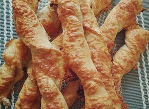 Gluténmentes baconös csavart barna rizslisztből recept fotója