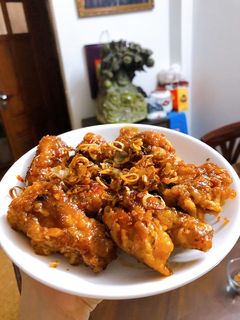 Hình của món Gà rán sốt chua ngọt.