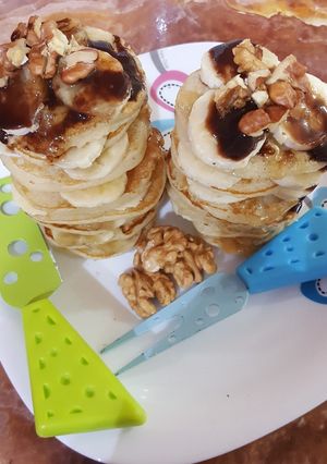 عکسی از دستور پن کیک عسل و موز