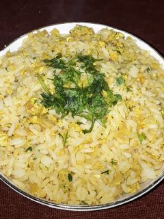 अंडा भुर्जी राईस (egg bhurji recipe in marathi) रेसिपी चे मुख्य फोटो