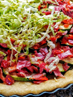 Una foto de Quiche De🥒Calabacín, Lechuga y Fiambres🥩Españoles...!