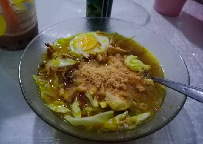 Soto Ayam Lamongan dengan Koya