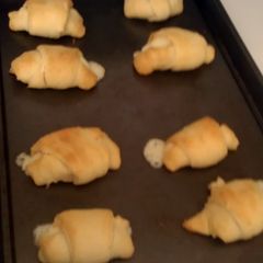 A picture of pizza crescents.