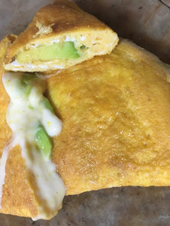 Una foto de Omelette de palta y queso