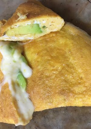 Una foto de Omelette de palta y queso