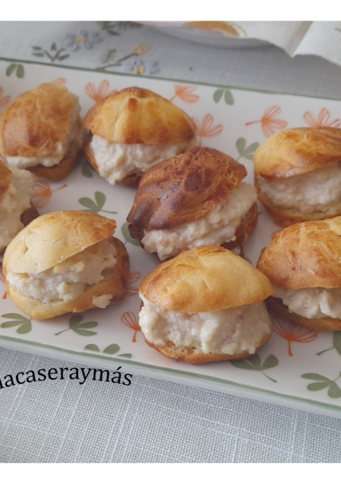Una foto de Profiteroles salados con gambas