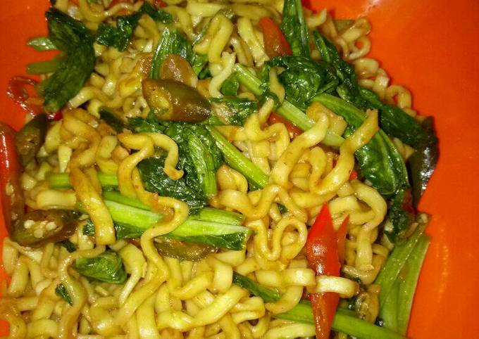 Bagaimana Membuat Mie Goreng Basah yang Enak Banget