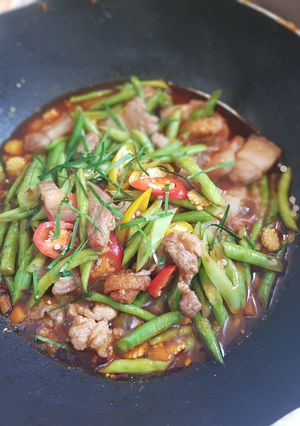 รูปของ ถั่วฝักยาวผัดพริกแกงหมูสามชั้น