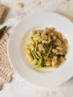Foto di Gnocchetti sardi con pesto di lardo e asparagi