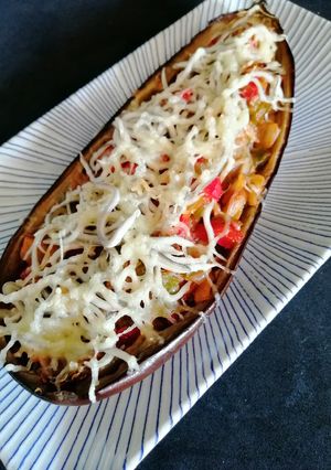 Una foto de Berenjena con gulas
