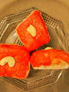 কালারফুল ছানার সন্দেশ(Colorful chhanar sondesh recipe in bengali) রেসিপির প্রধান ছবি