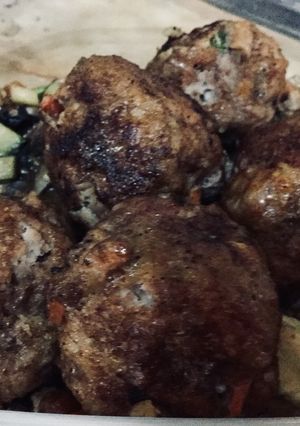 Una foto de Albóndigas con vegetales
