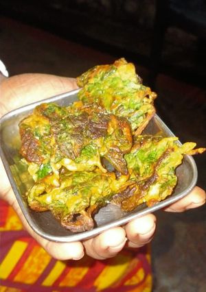 উচ্ছে পাতার বড়া (ucche patar bora recipe in Bengali) রেসিপির প্রধান ছবি