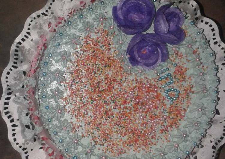 Kue tar sederhana (coklat sponge cake & blu butter cream)