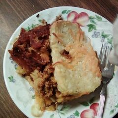 A picture of Sloppy joe casserole.