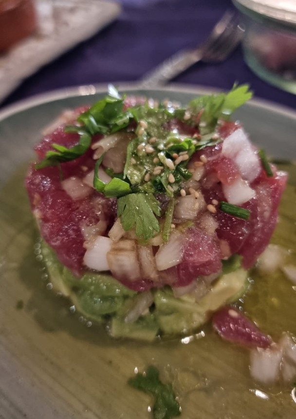 Una foto de Tartar de Atún