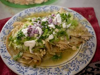 Enchiladas verdes con pollo