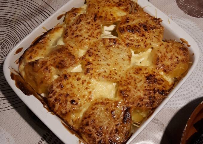 Recette Savoureux Gratin de pommes de terre aux herbes de Provence