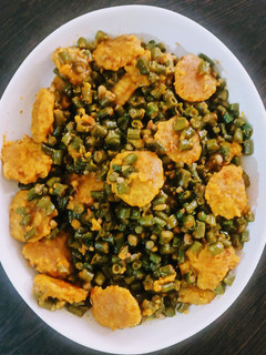 चवला फली और ढोकली की सब्जी (chawla phali aur dhokli ki sabzi recipe in Hindi) रेसिपी मुख्य फोटो