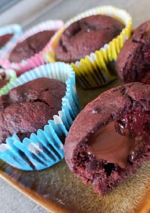 Une photo de Cupcakes 🧁red velvet betterave cœur coulant chocolat🍫
